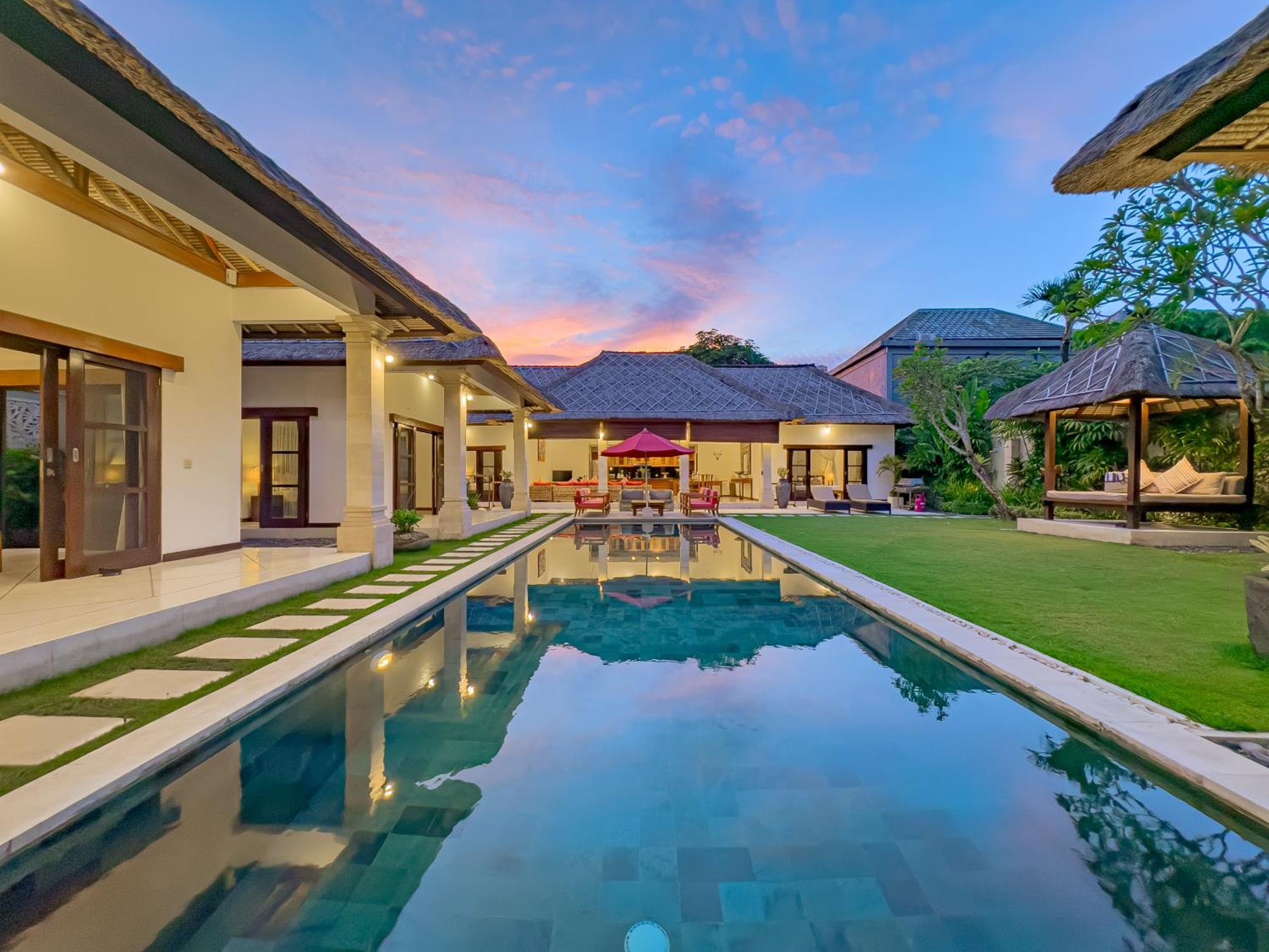 Villa Bugis Drupadi Seminyak Phòng bức ảnh