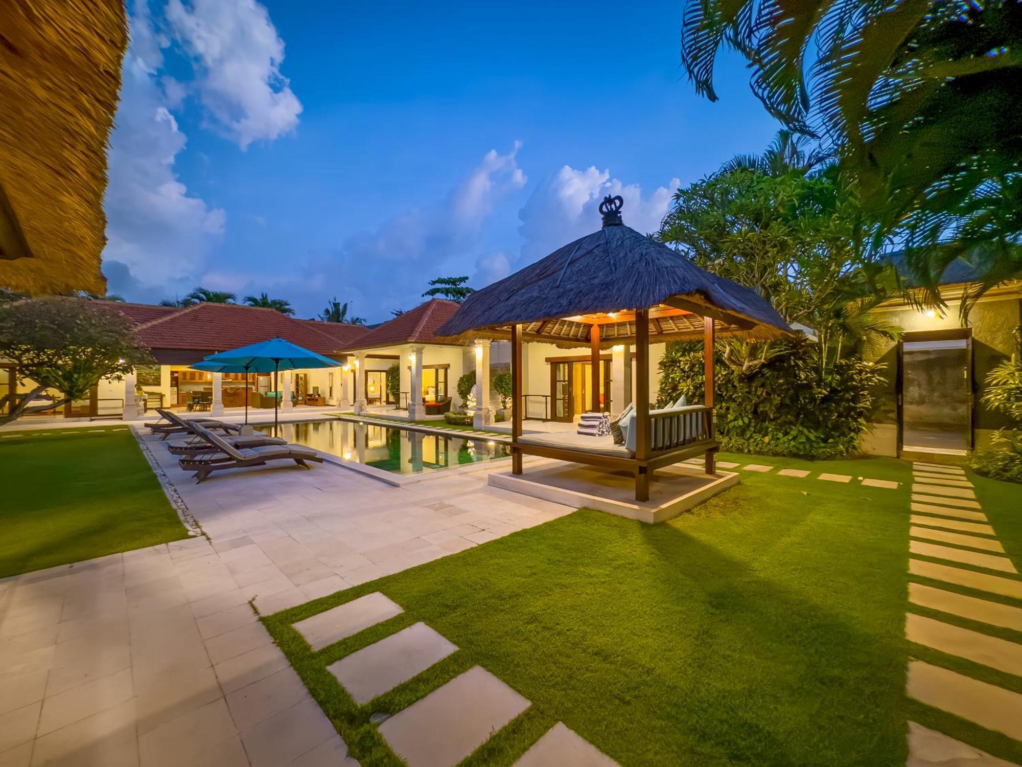 Villa Bugis Drupadi Seminyak Phòng bức ảnh