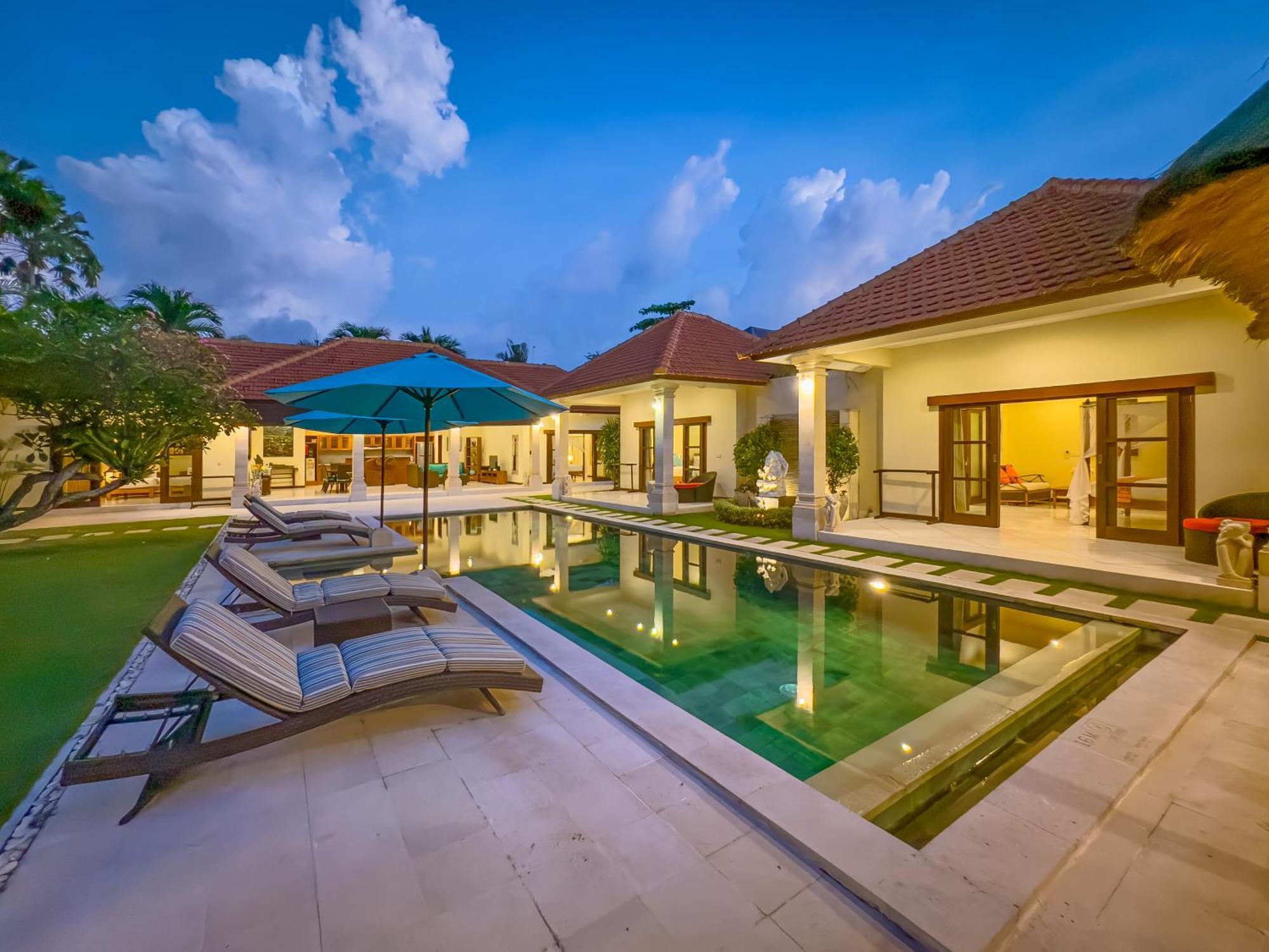 Villa Bugis Drupadi Seminyak Phòng bức ảnh