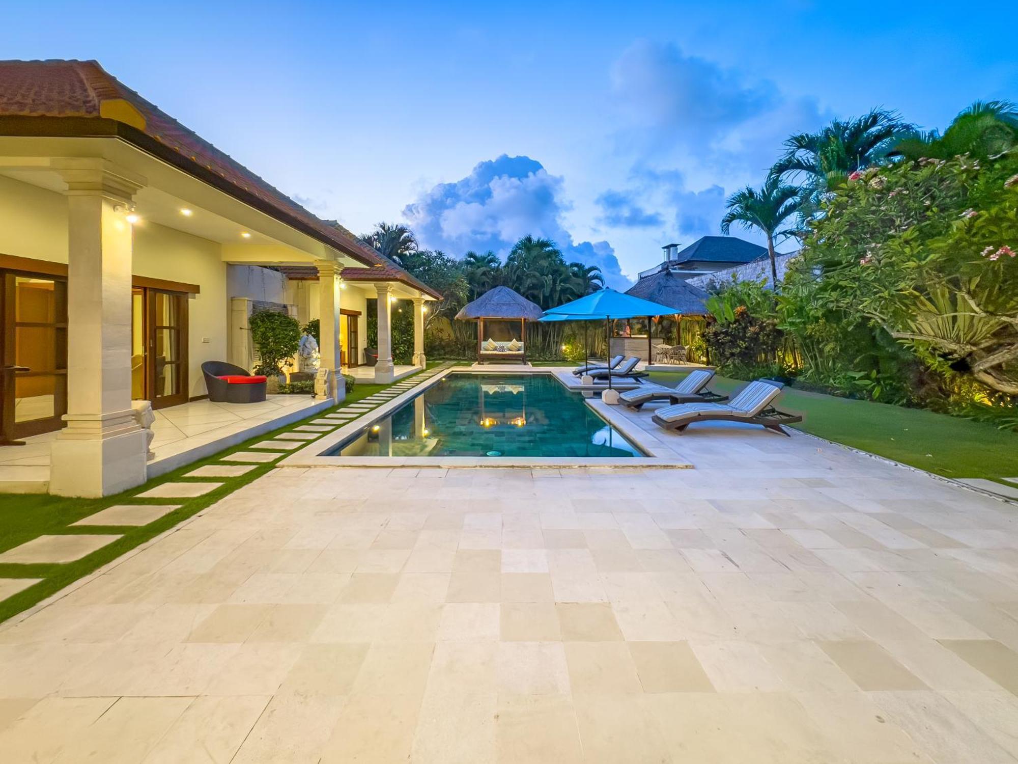 Villa Bugis Drupadi Seminyak Phòng bức ảnh